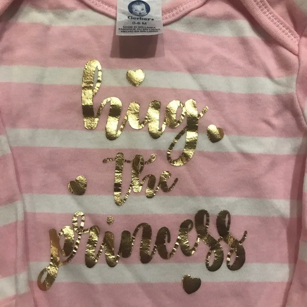 Adorable Pink Hug the princess Baby Gown & Bow Hat